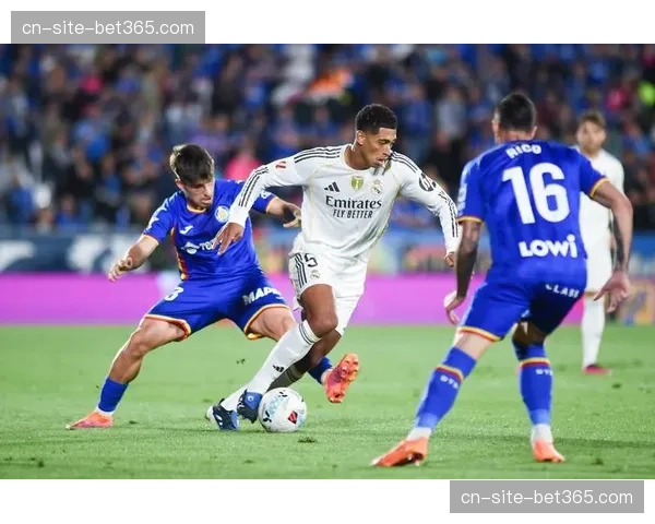 赫塔菲客场拿分策略：面对西班牙人主场优势时的防守纪律与反击效率