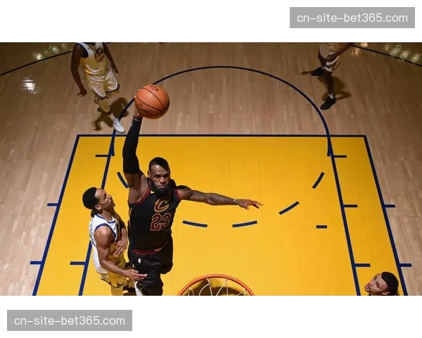 以赛亚杰克逊高效吃饼巩固快船内线 场均7.7分命中率超75%